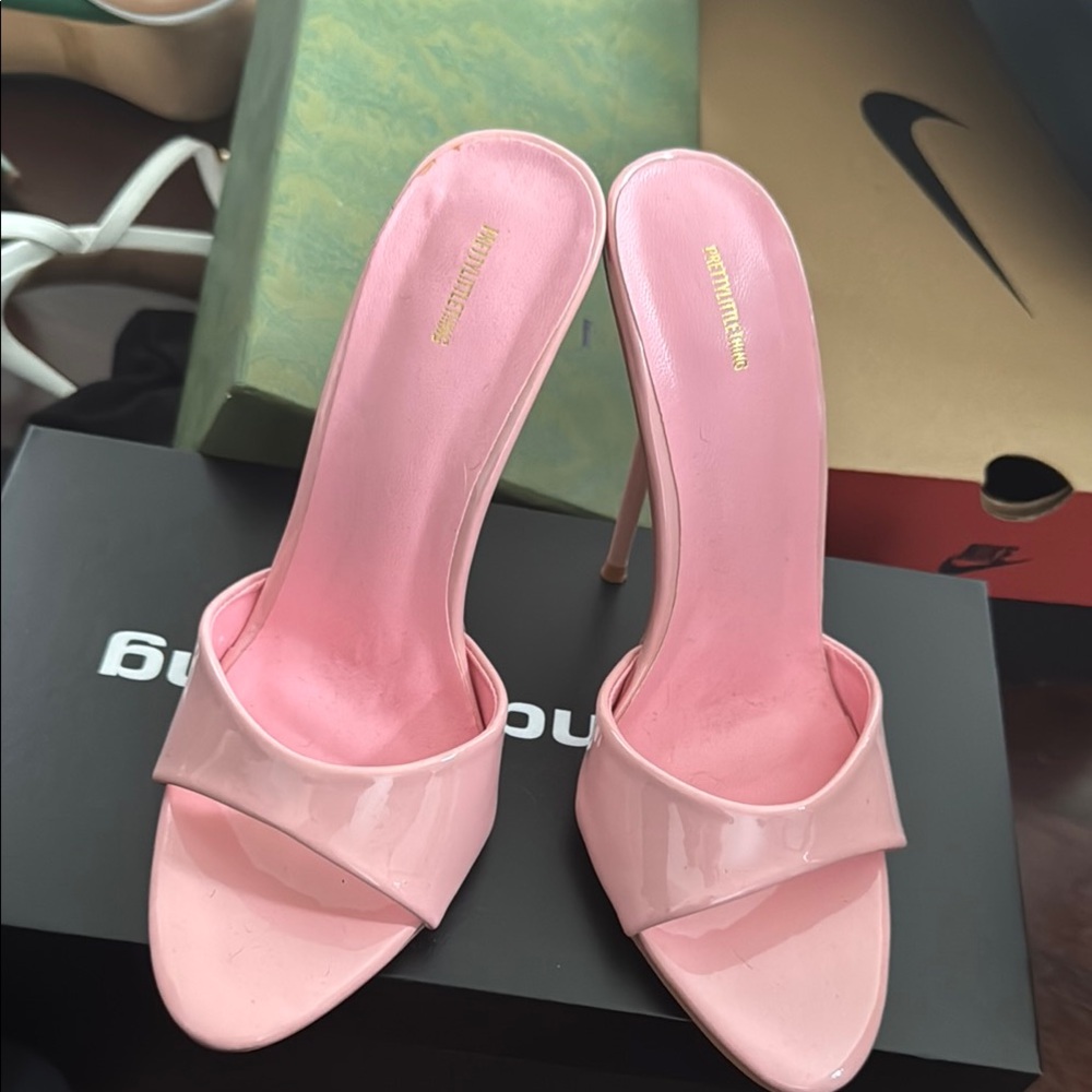 Feminine Pink Heels by